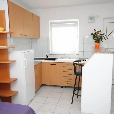 Appartement By The Sea Kukljica, Ugljan - 8402 *
