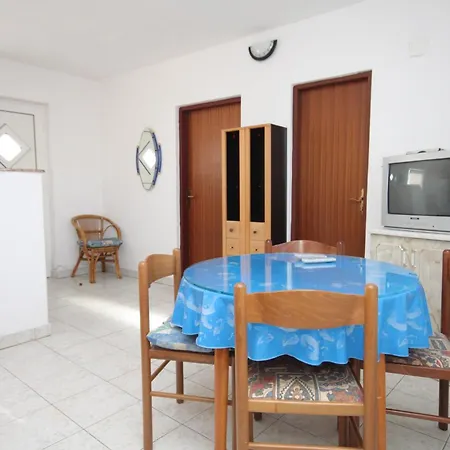 Apartment By The Sea Kukljica, Ugljan - 8402