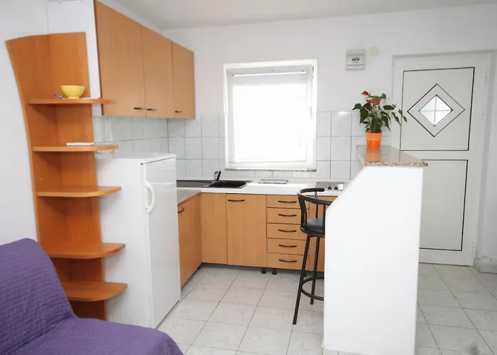 Apartman By The Sea Kukljica, Ugljan - 8402 *