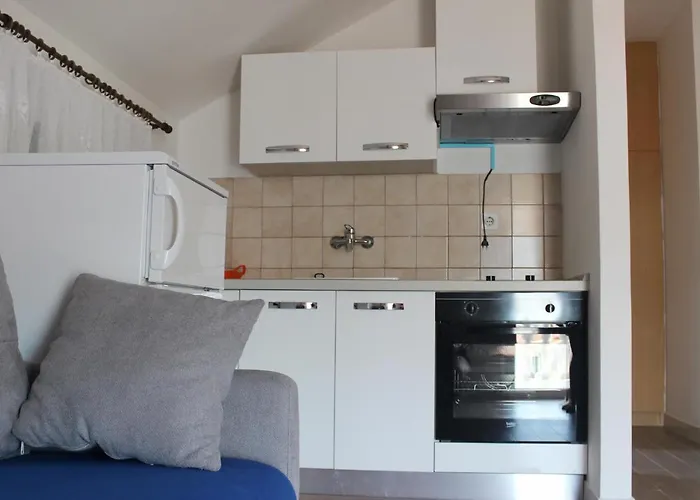 Apartman By The Sea Kukljica, Ugljan - 8402 *